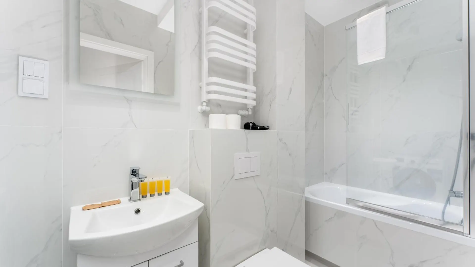 Zlocien Bright Apartment Krakow
